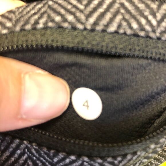 Lululemon Run Inspire Crop II Leggings Size 4 - Picture 6 of 6